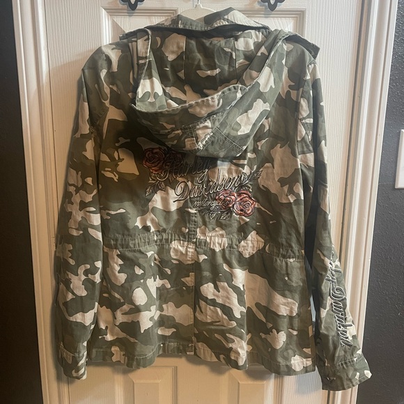 Camo and floral Harley Davidson jacket - Picture 4 of 6